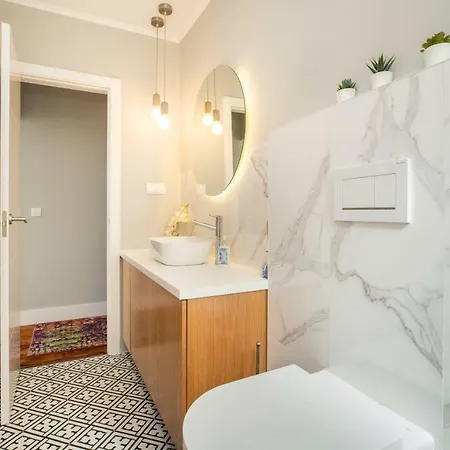 Central 2 Bedroom With Urban Vibe Daire