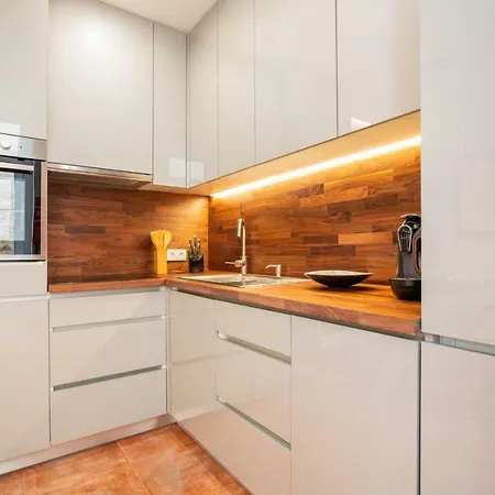 Central 2 Bedroom With Urban Vibe Daire *